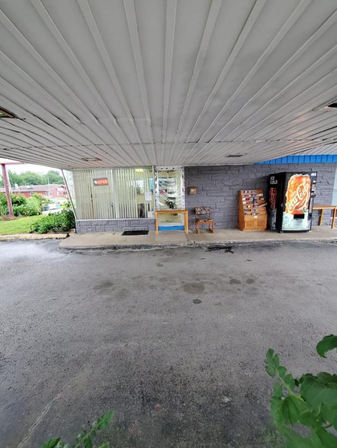 Gray Plaza Motel West Frankfort Dış mekan fotoğraf