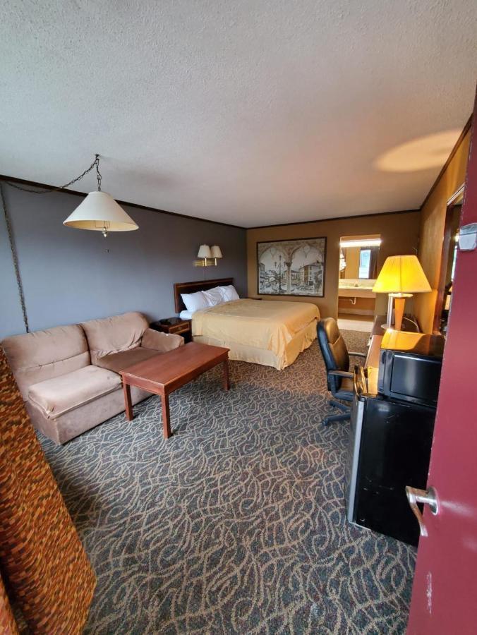 Gray Plaza Motel West Frankfort Dış mekan fotoğraf