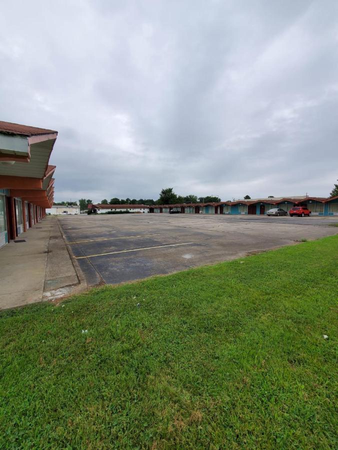 Gray Plaza Motel West Frankfort Dış mekan fotoğraf